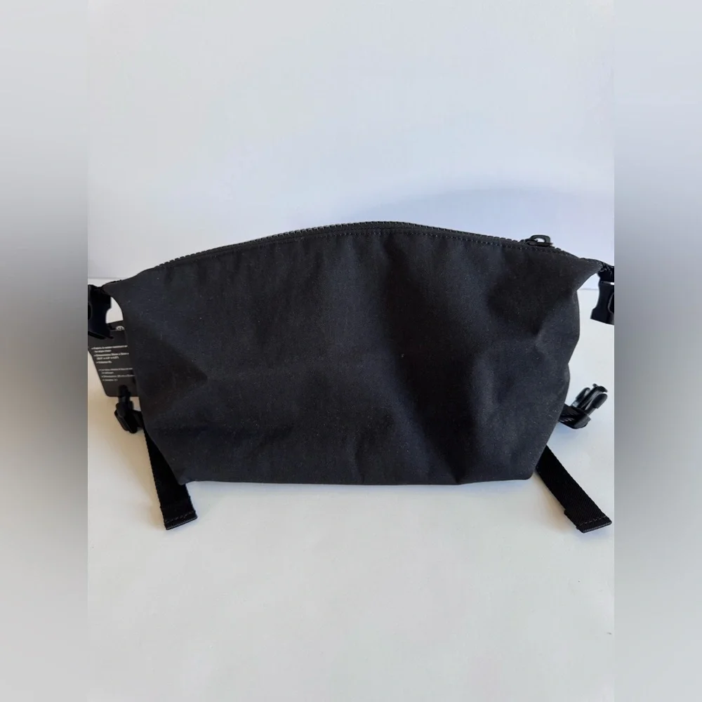 Lululemon Command The Day Kit *5L, Black (Third Release) - Picture 6 of 11